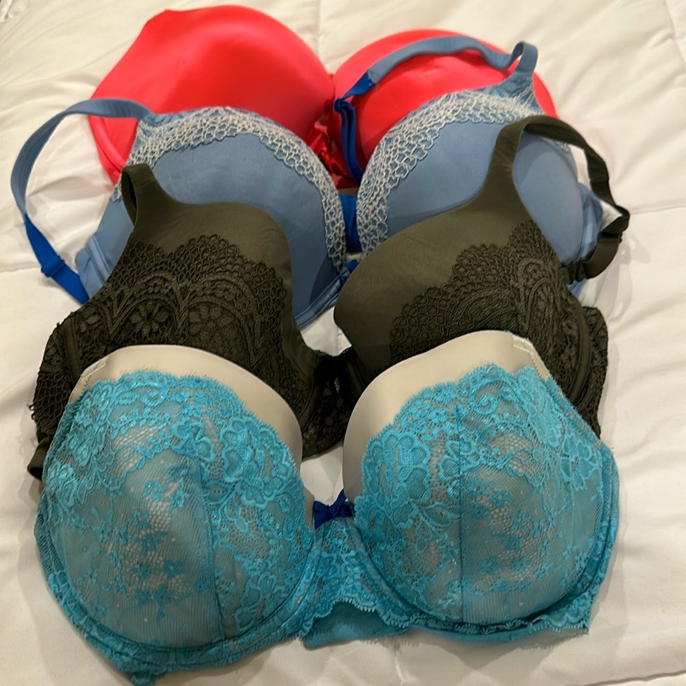 38D Victoria’s Secret bras